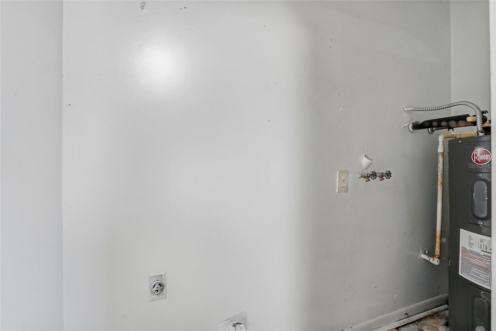 Image 34 of property listing at 729/731 SUNBRIGHT DRIVE, Seffner, FL 33584