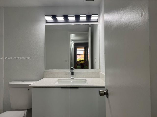 11145 SW 6th St 104, Pembroke Pines, FL 33025