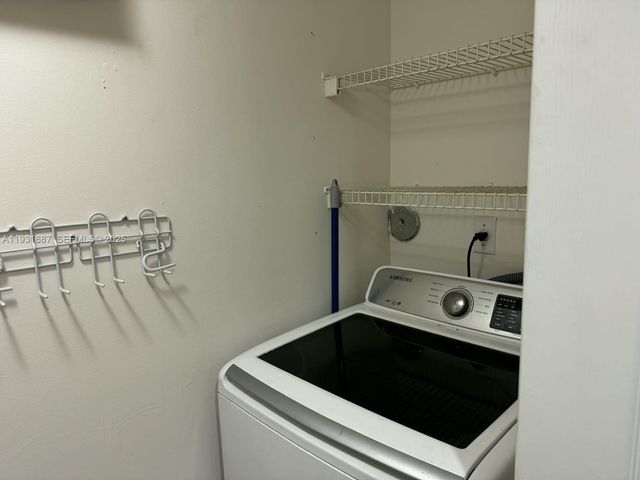 11145 SW 6th St 104, Pembroke Pines, FL 33025