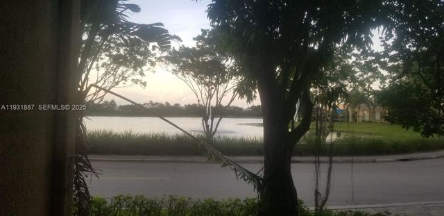 11145 SW 6th St 104, Pembroke Pines, FL 33025