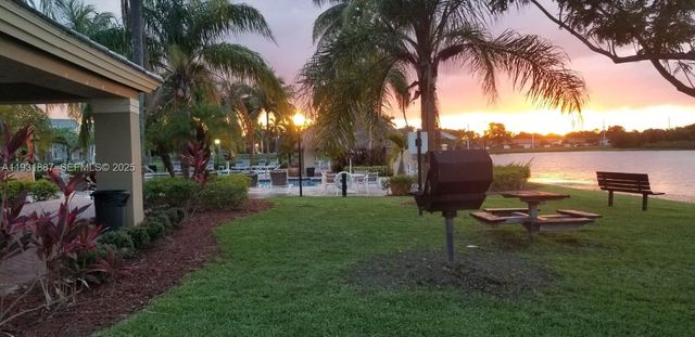 11145 SW 6th St 104, Pembroke Pines, FL 33025