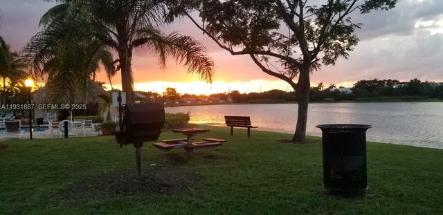 11145 SW 6th St 104, Pembroke Pines, FL 33025