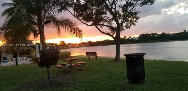 11145 SW 6th St 104, Pembroke Pines, FL 33025