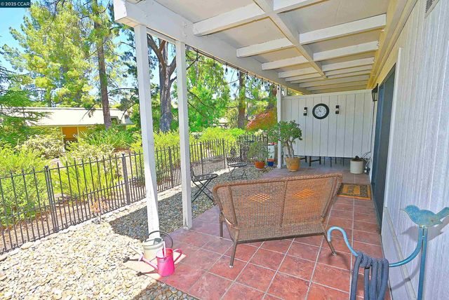 1332 Canyonwood Ct 2, Walnut Creek, CA 94595