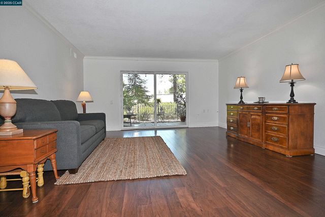 1332 Canyonwood Ct 2, Walnut Creek, CA 94595