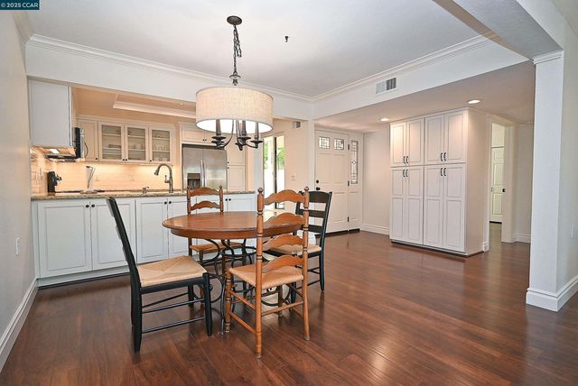 1332 Canyonwood Ct 2, Walnut Creek, CA 94595