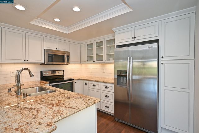 1332 Canyonwood Ct 2, Walnut Creek, CA 94595