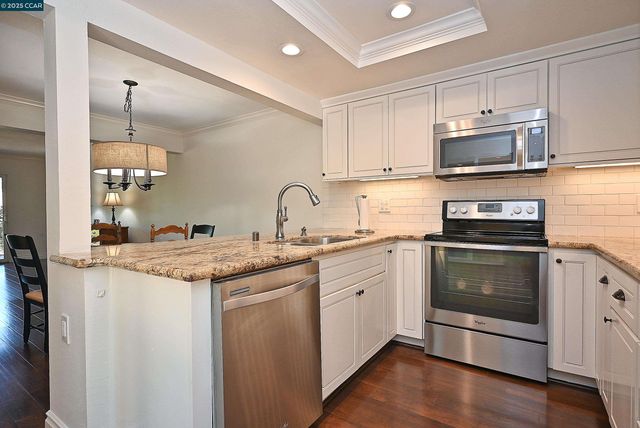 1332 Canyonwood Ct 2, Walnut Creek, CA 94595