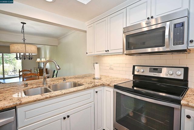 1332 Canyonwood Ct 2, Walnut Creek, CA 94595