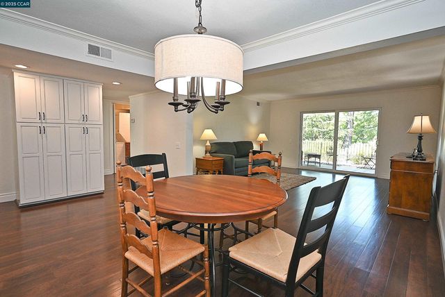 1332 Canyonwood Ct 2, Walnut Creek, CA 94595