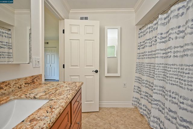 1332 Canyonwood Ct 2, Walnut Creek, CA 94595