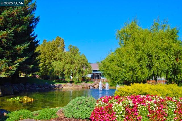 1332 Canyonwood Ct 2, Walnut Creek, CA 94595