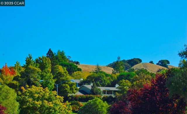 1332 Canyonwood Ct 2, Walnut Creek, CA 94595