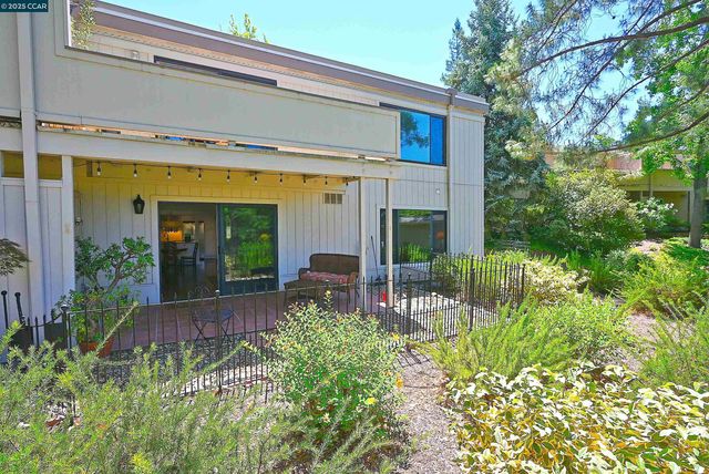 1332 Canyonwood Ct 2, Walnut Creek, CA 94595