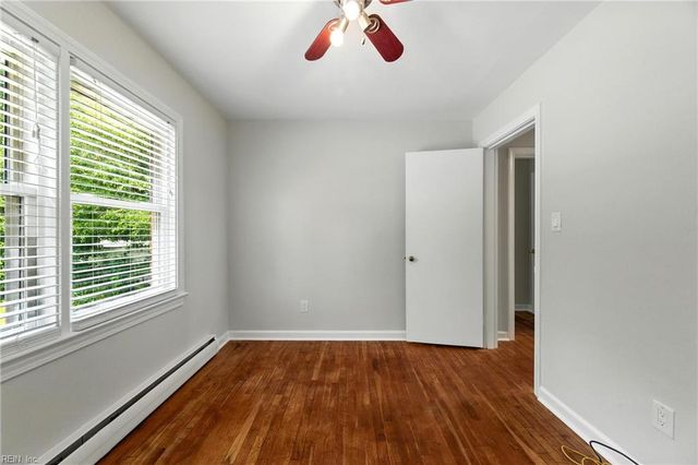 48 Wheatland DR, Hampton, VA 23666