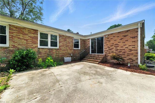 48 Wheatland DR, Hampton, VA 23666