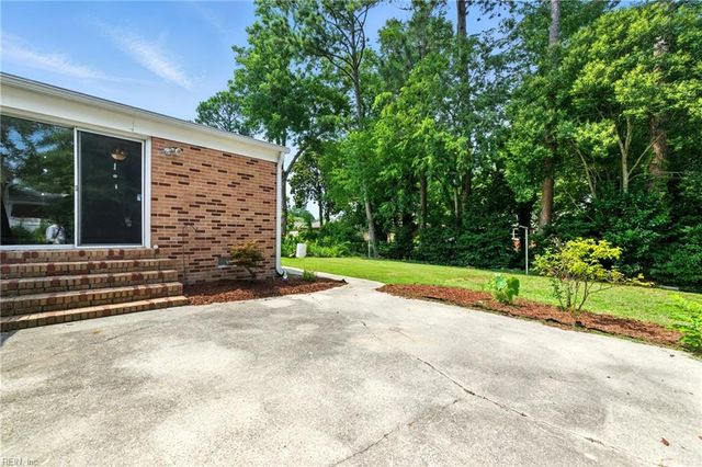 48 Wheatland DR, Hampton, VA 23666