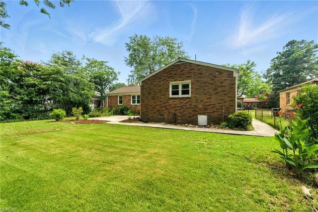 48 Wheatland DR, Hampton, VA 23666