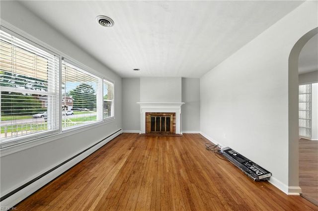48 Wheatland DR, Hampton, VA 23666
