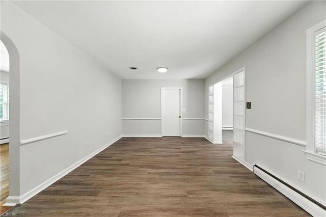 48 Wheatland DR, Hampton, VA 23666