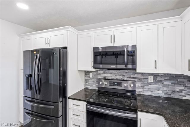 295 Best Drive, Berea, OH 44017