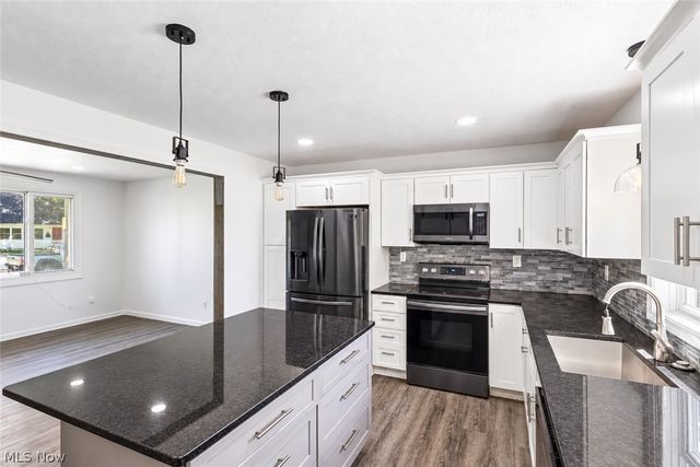 295 Best Drive, Berea, OH 44017