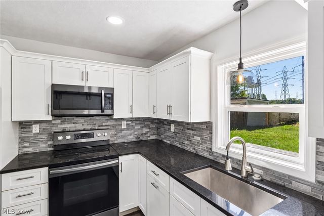 295 Best Drive, Berea, OH 44017