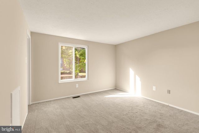 7844 MINERAL DR, Gaithersburg, MD 20877