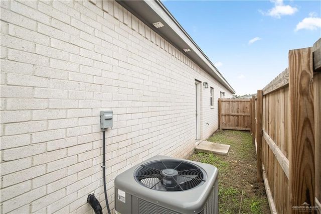 1511 Playa Drive 2, Weslaco, TX 78596