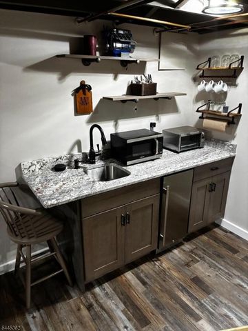 16 Brookside Rd, Roxbury Twp., NJ 07876