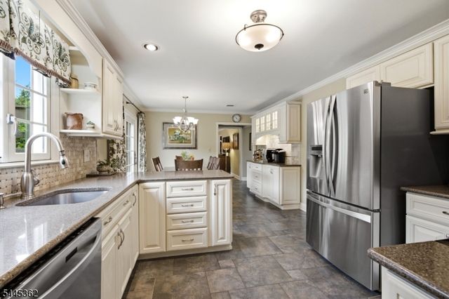 16 Brookside Rd, Roxbury Twp., NJ 07876