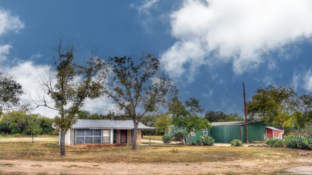 201 7th, Leakey, TX 78873