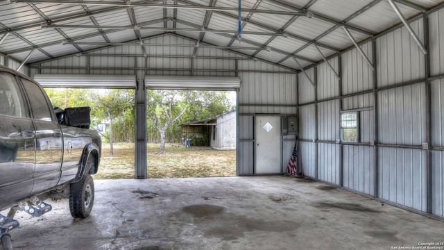 201 7th, Leakey, TX 78873