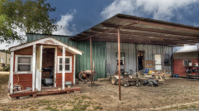 201 7th, Leakey, TX 78873