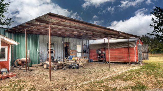 201 7th, Leakey, TX 78873