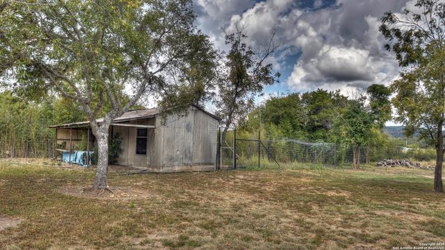 201 7th, Leakey, TX 78873