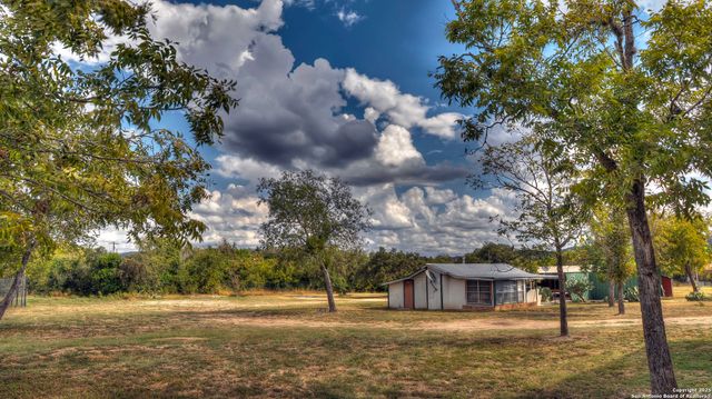 201 7th, Leakey, TX 78873