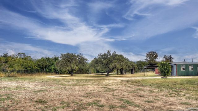 201 7th, Leakey, TX 78873