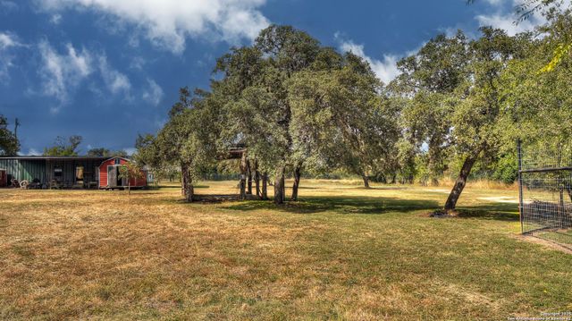 201 7th, Leakey, TX 78873