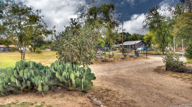 201 7th, Leakey, TX 78873