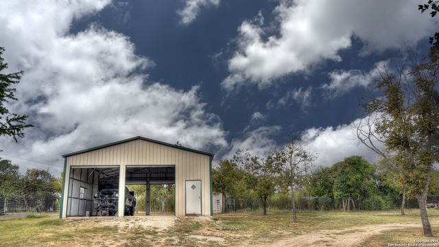 201 7th, Leakey, TX 78873