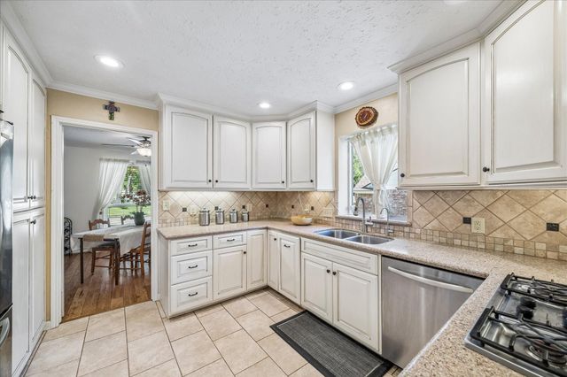 3614 Garden Lake Drive, Kingwood, TX 77339