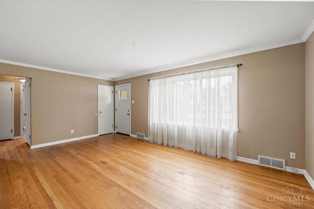 208 Brelsford Avenue, Trenton, OH 45067
