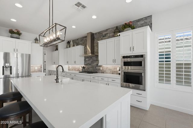 5934 E REDMONT Drive, Mesa, AZ 85215