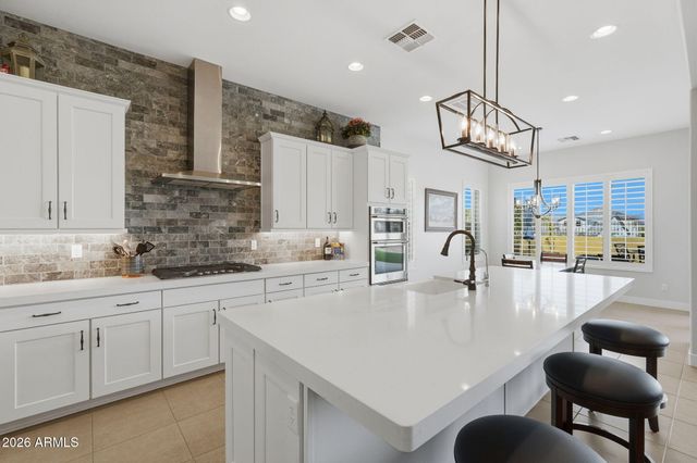 5934 E REDMONT Drive, Mesa, AZ 85215