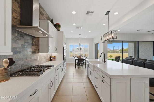 5934 E REDMONT Drive, Mesa, AZ 85215