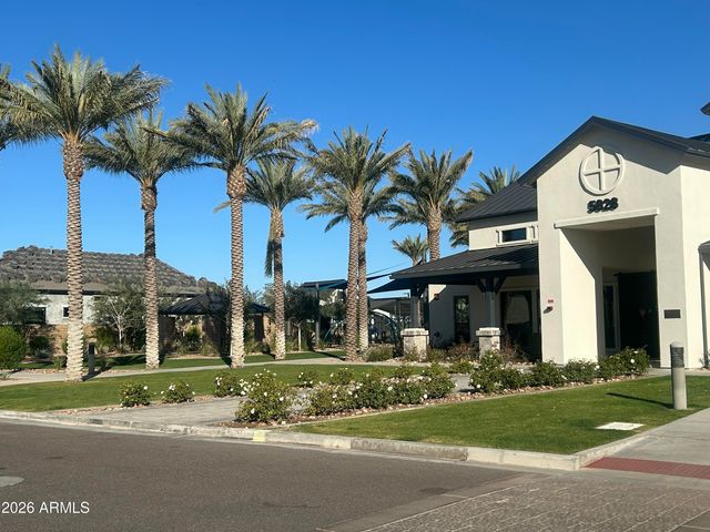 5934 E REDMONT Drive, Mesa, AZ 85215