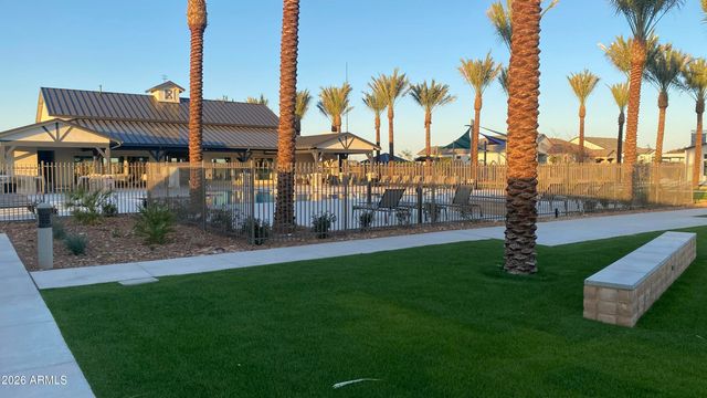 5934 E REDMONT Drive, Mesa, AZ 85215