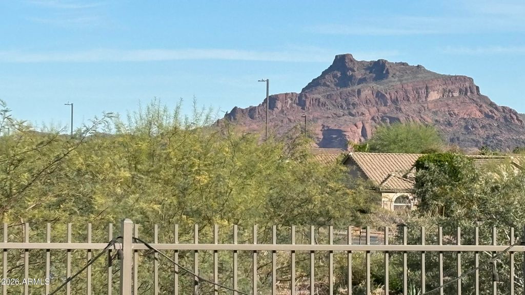 5934 E REDMONT Drive, Mesa, AZ 85215