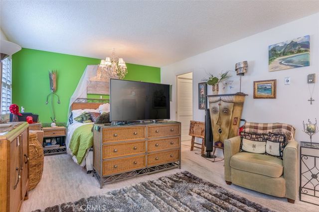 11813 Runnymede Street 14, North Hollywood, CA 91605